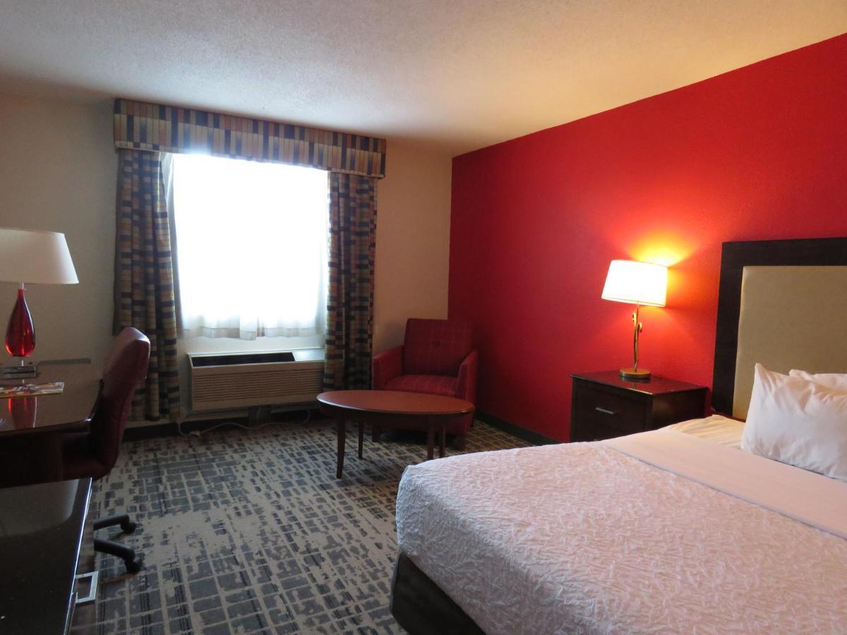 American Inn & Suites Ferndale Bagian luar foto